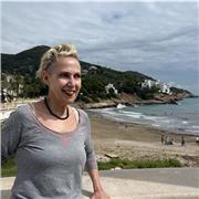 Profesora titulada con 5 años de experiencia en clases en Bachillerato en Economía y Administración y Finanzas